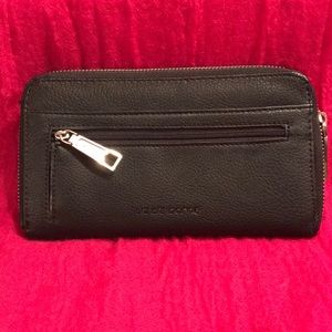 🎁 Liz Claiborne wallet